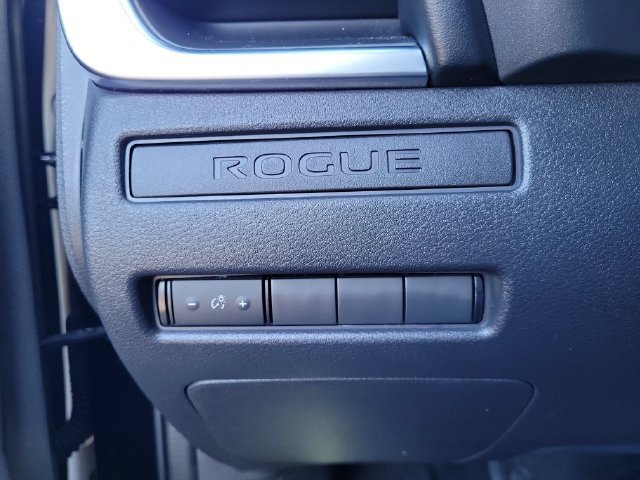 Used 2021 Nissan Rogue S AWD/4WD image 20