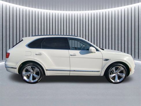 Used 2019 Bentley Bentayga image 4