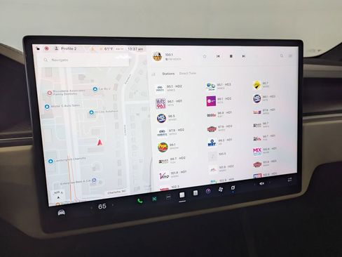 Used 2022 Tesla Model X Plaid image 14