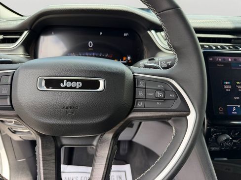 Used 2023 Jeep Grand Cherokee Limited AWD/4WD image 20