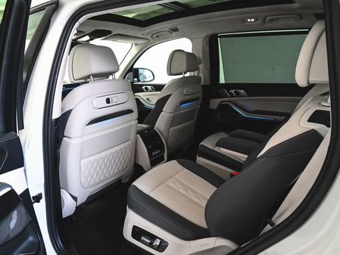 Used 2023 BMW X7 M60i w/ Executive Package image 39