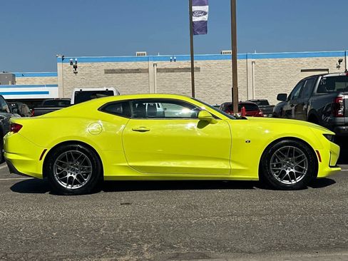 Used 2019 Chevrolet Camaro LT RWD image 9