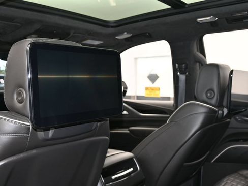 Used 2023 Cadillac Escalade V AWD/4WD image 11