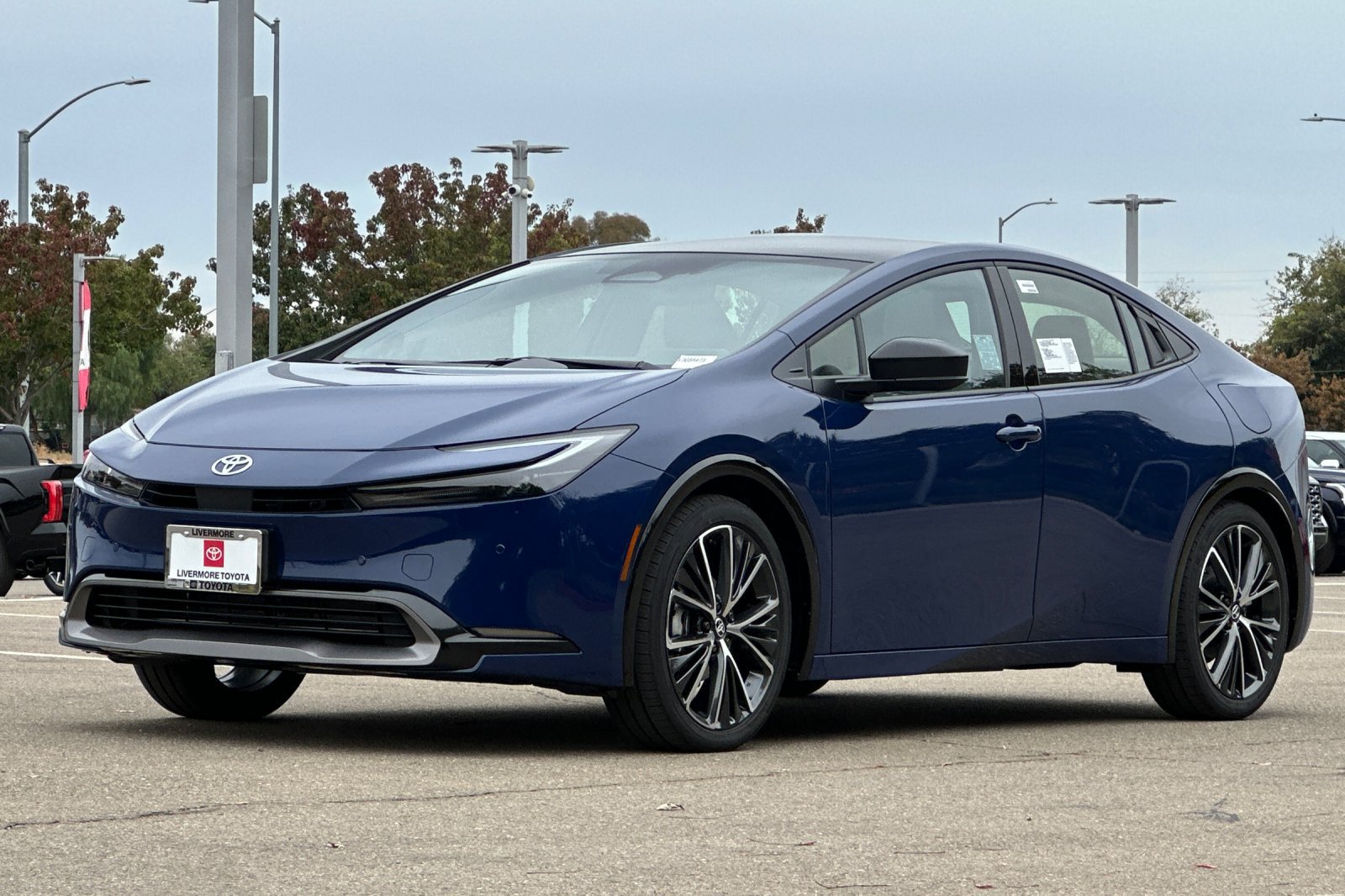New 2027 Toyota Prius Limited FWD image 7