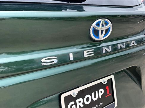 Used 2025 Toyota Sienna Limited AWD/4WD image 29