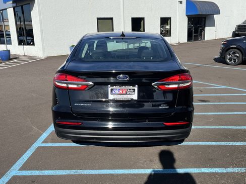 Used 2020 Ford Fusion SE image 4