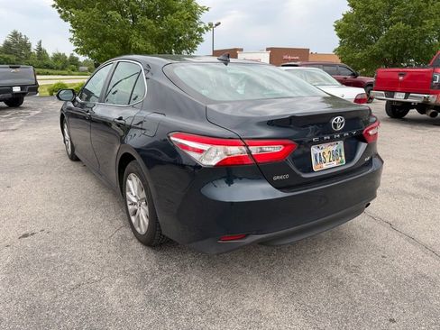 Used 2019 Toyota Camry LE w/ Convenience Package FWD image 4