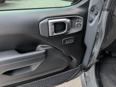 Used 2023 Jeep Wrangler Unlimited Sport AWD/4WD image 11