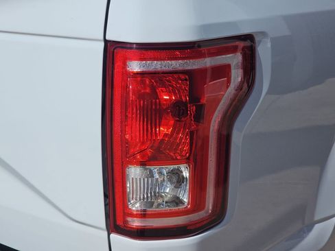 Used 2017 Ford F150 XLT RWD image 39