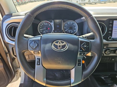 Used 2020 Toyota Tacoma SR5 RWD image 14