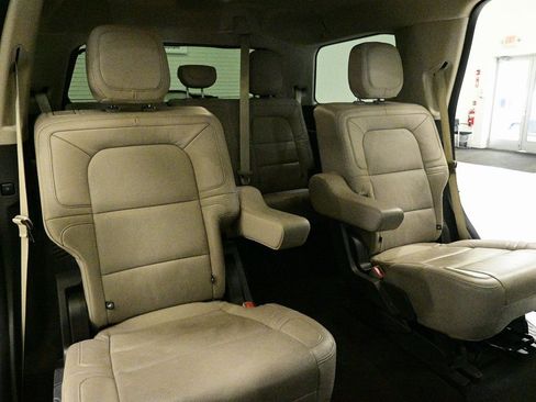 Used 2024 Lincoln Navigator Reserve image 15