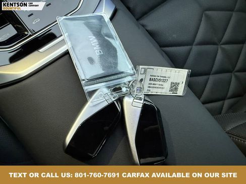 Used 2025 BMW 740i xDrive image 41