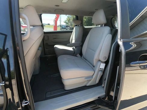 Used 2019 Kia Sedona L image 20