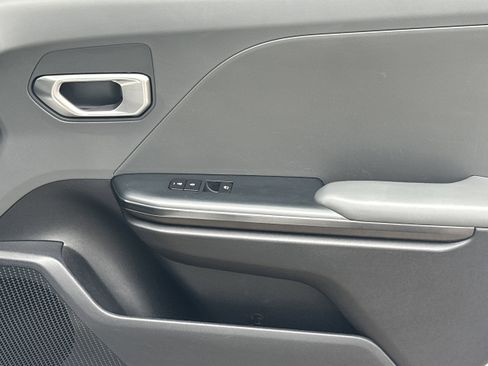 Used 2025 Kia K4 FWD image 14