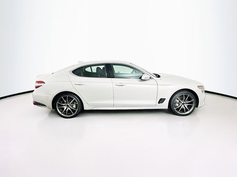 Used 2025 Genesis G70 2.5T image 10