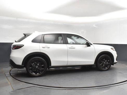 Used 2024 Honda HR-V Sport image 8