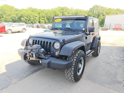 Used 2017 Jeep Wrangler Sport AWD/4WD image 8