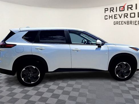Used 2025 Nissan Rogue SV AWD/4WD image 9