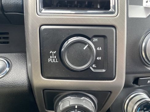 Used 2018 Ford F150 Limited w/ Trailer Tow Package image 32