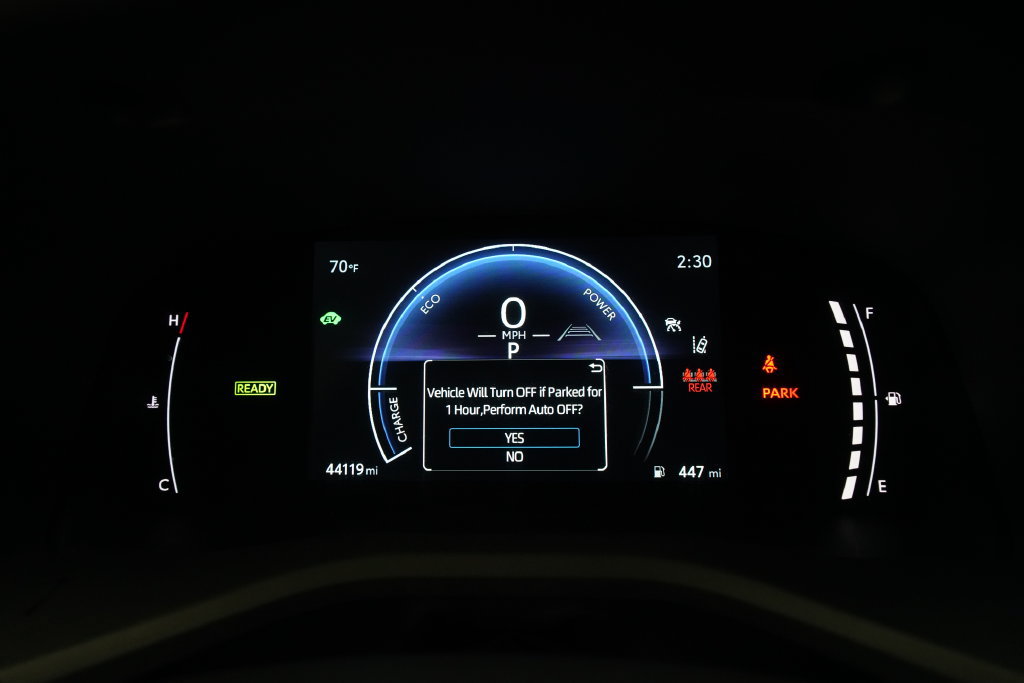 Used 2025 Toyota Camry SE FWD image 2