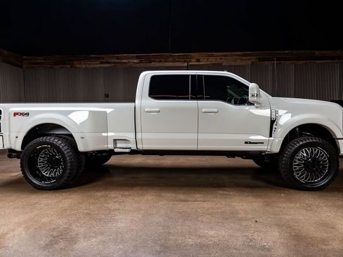 Used 2026 Ford F450 Platinum w/ Platinum Plus Package image 10