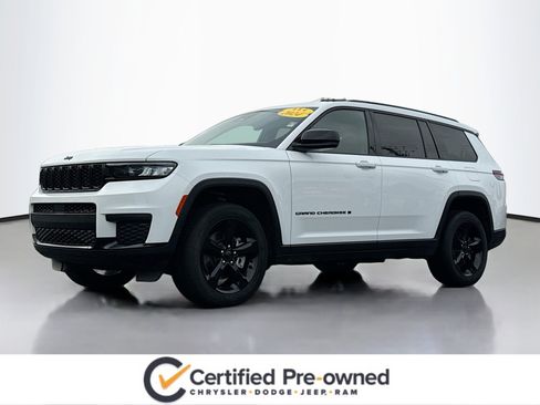 Used 2024 Jeep Grand Cherokee L Altitude image 13