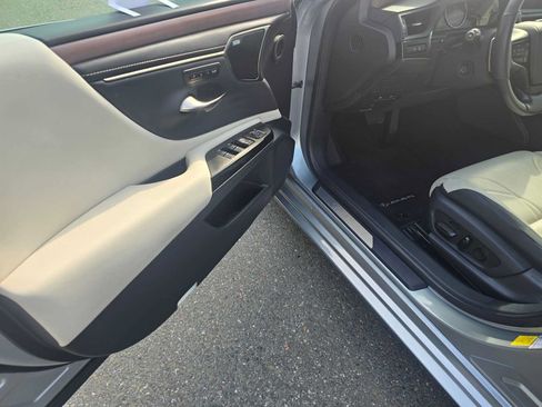 Certified 2024 Lexus ES 300h Ultra Luxury w/ Accessory Package (Z2) FWD image 21