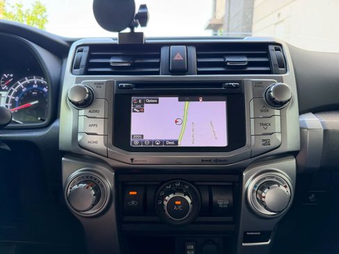 Used 2018 Toyota 4Runner SR5 Premium image 14