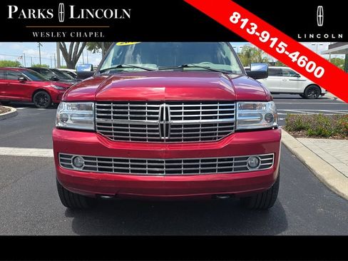 Used 2014 Lincoln Navigator 2WD image 2