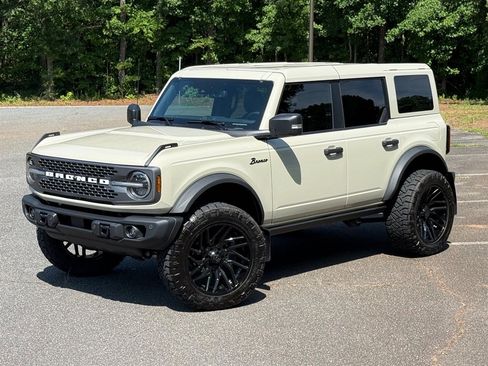 Used 2025 Ford Bronco Badlands AWD/4WD image 8