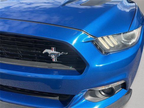 Used 2017 Ford Mustang GT Premium RWD image 27
