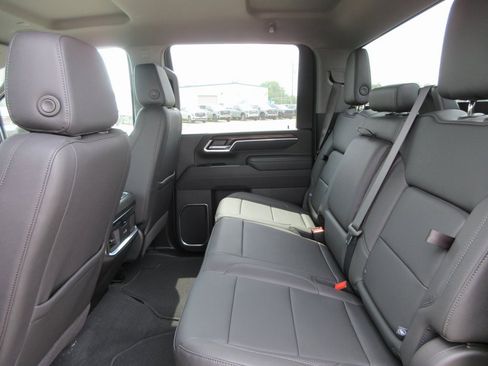 New 2025 GMC Sierra 2500 SLT w/ SLT Convenience Package image 16