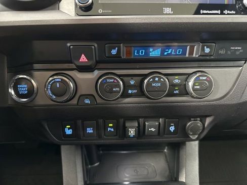 Used 2021 Toyota Tacoma TRD Sport w/ TRD Premium Sport Package AWD/4WD image 19