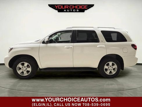 Used 2018 Toyota Sequoia SR5 AWD/4WD image 2