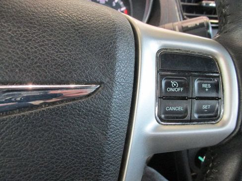Used 2012 Chrysler 200 Touring image 12
