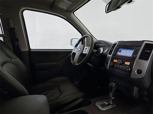 Used 2021 Nissan Frontier PRO-4X w/ Pro-4x Utility Package image 23