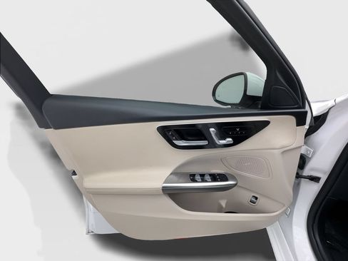 Used 2023 Mercedes-Benz C 300 Sedan image 21