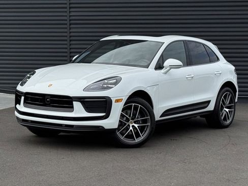 New 2026 Porsche Macan image 1