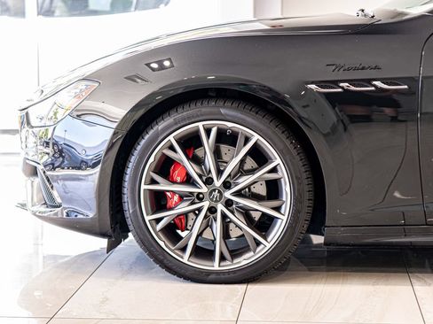 Used 2023 Maserati Ghibli Modena Q4 AWD/4WD image 8