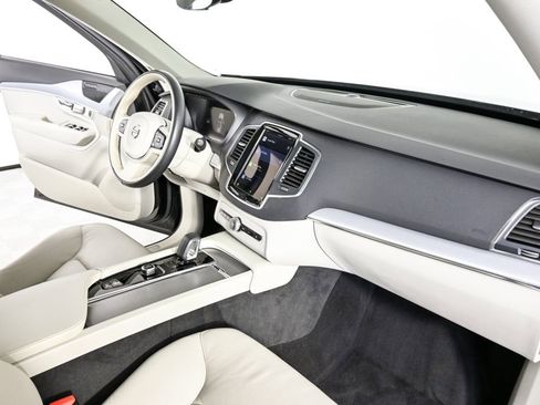 Certified 2023 Volvo XC90 B5 Core image 26