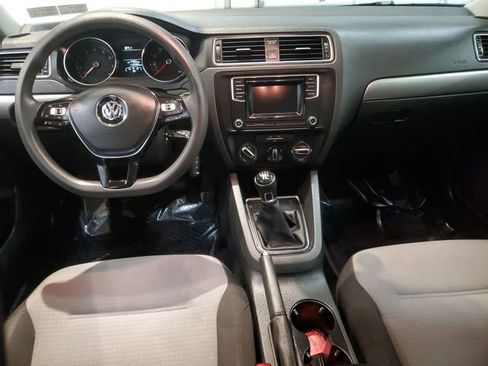 Used 2017 Volkswagen Jetta S image 14