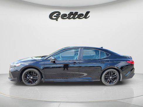 Used 2025 Toyota Camry SE FWD image 8