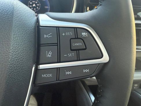 Used 2025 Toyota Highlander Platinum image 23