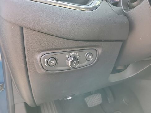 Used 2021 Chevrolet Equinox LT FWD image 25