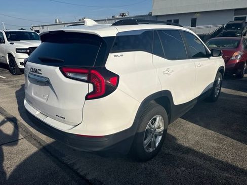 Used 2022 GMC Terrain SLE w/ Driver Convenience Package AWD/4WD image 4