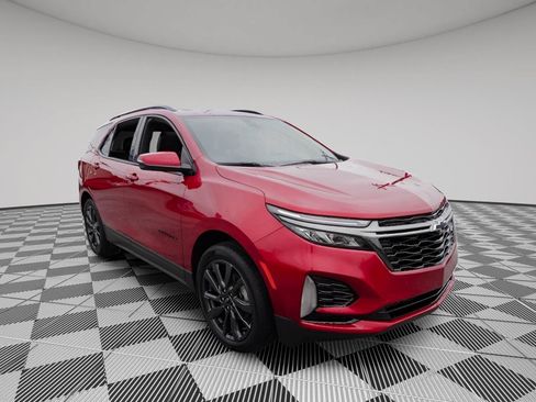 Used 2023 Chevrolet Equinox RS w/ RS Leather Package FWD image 3