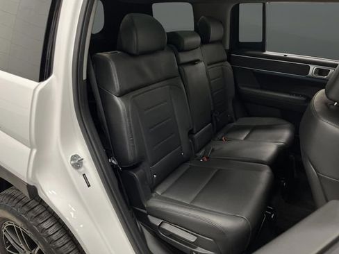 Used 2024 Hyundai Santa Fe Limited image 34