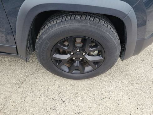 Used 2016 Jeep Cherokee Trailhawk w/ Comfort/Convenience Group AWD/4WD image 7