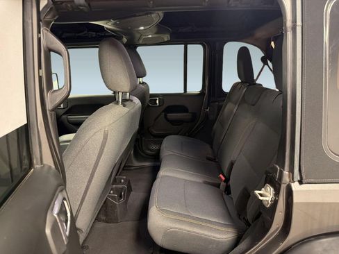 Used 2024 Jeep Wrangler Unlimited Sport AWD/4WD image 19