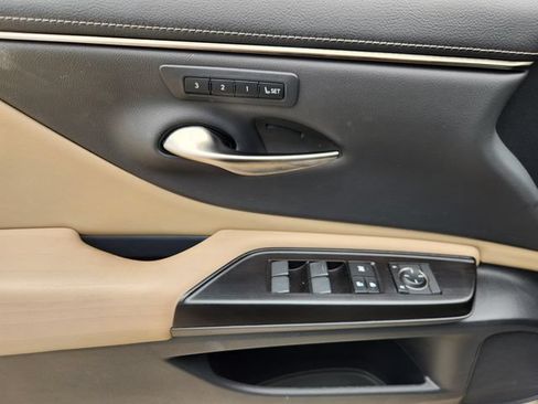 Used 2019 Lexus ES 350 w/ Accessory Package FWD image 22